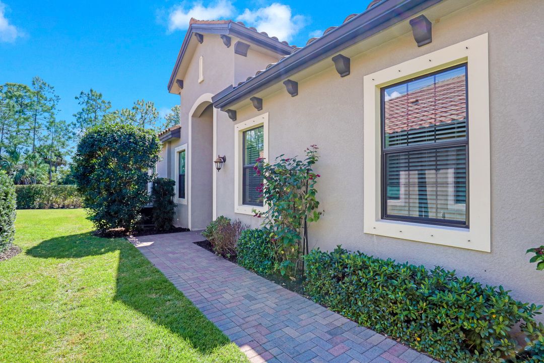 9181 Isla Bella Cir, Bonita Springs, FL 34135