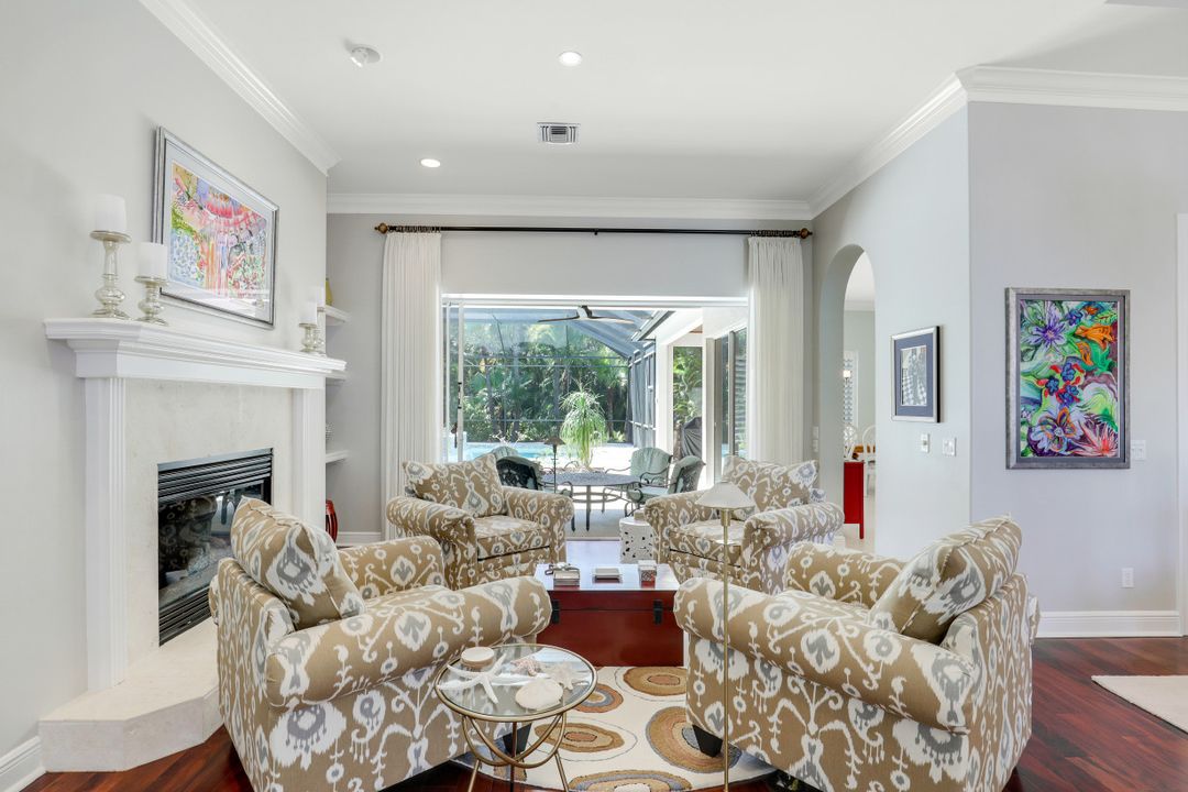 2229 Goshawk Ct, Naples, FL 34105