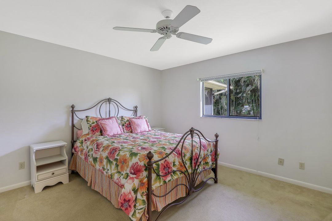 691 104th Ave N, Naples, FL 34108