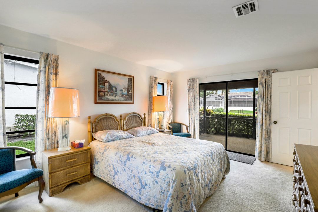 466 Tradewinds Ave, Naples, FL 34108