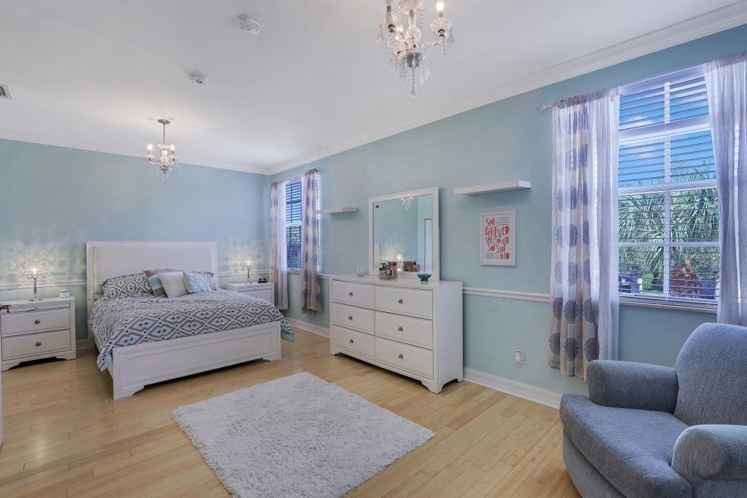 1627 Triangle Palm Terrace, Naples, FL 34119