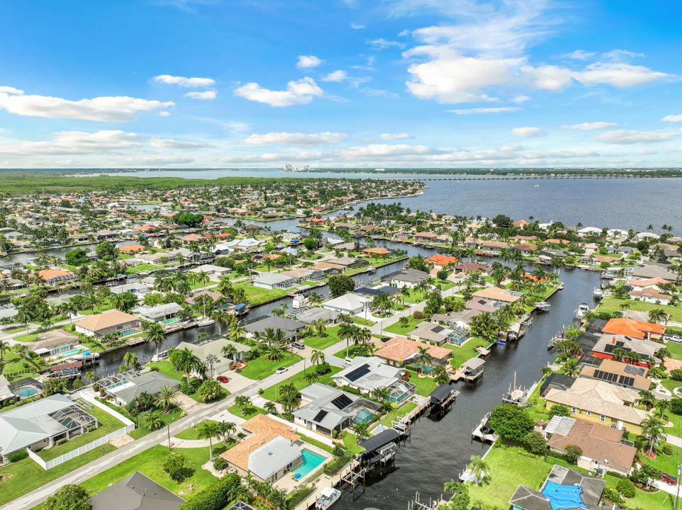 2010 SE 29th Ln, Cape Coral, FL 33904