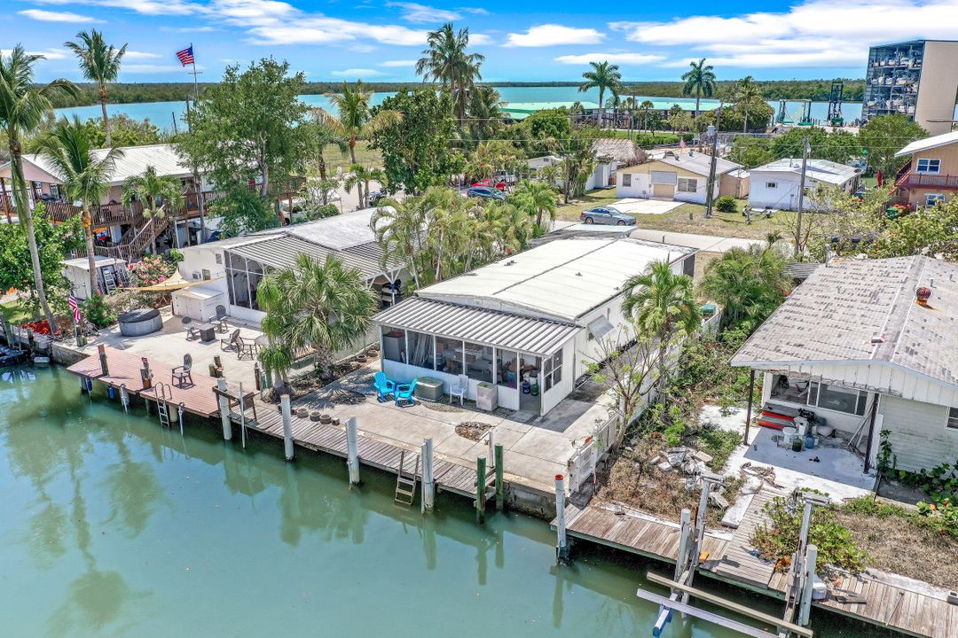 625 Palm Dr, Goodland, FL 34140