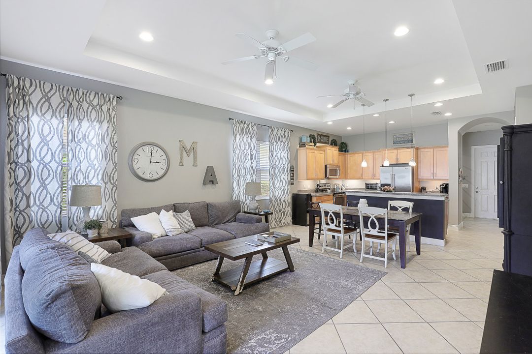 13484 Cambridge Ln, Naples, FL 34109