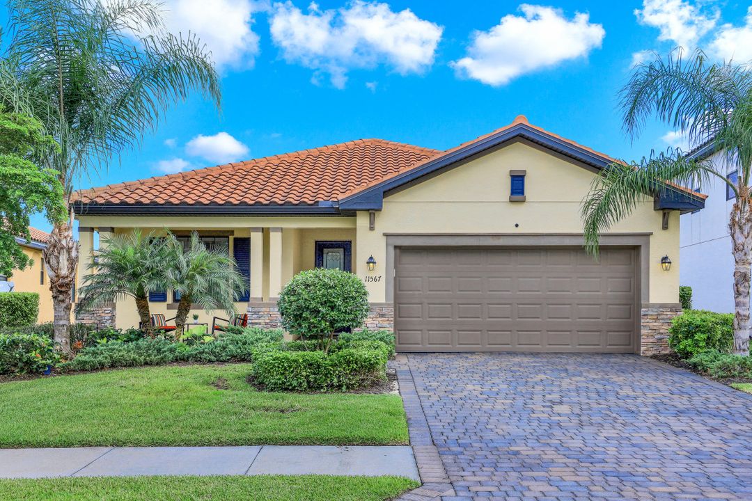 11567 Shady Blossom Dr, Fort Myers, FL 33913