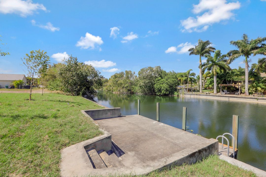 307 Gleason Pkwy, Cape Coral, FL 33914