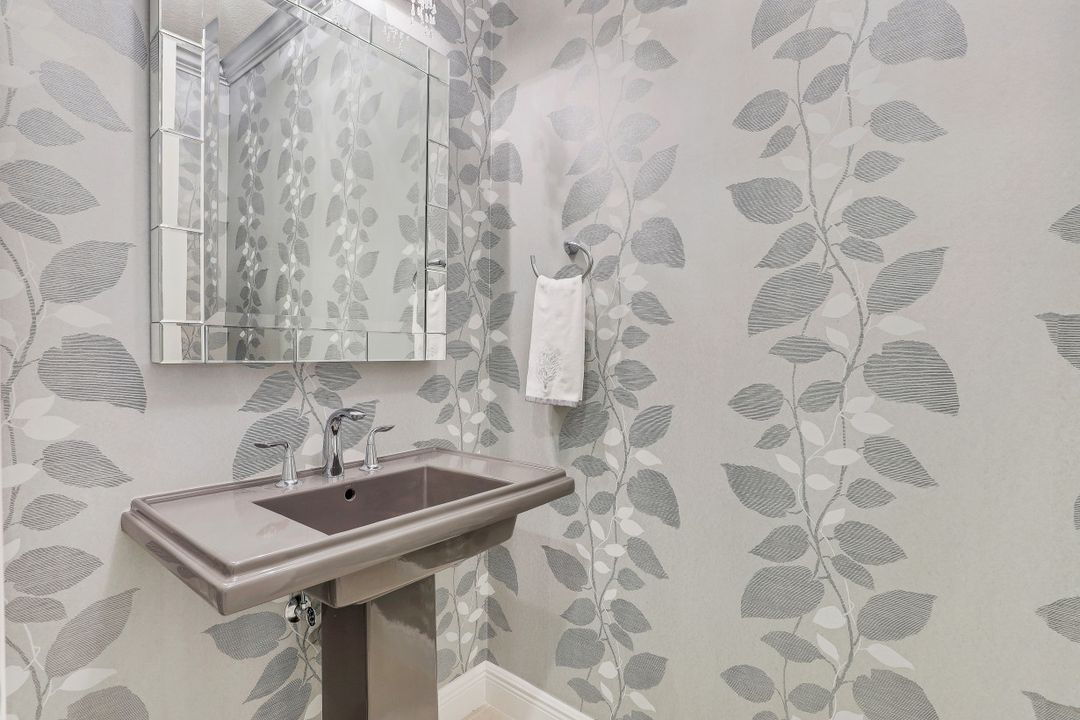 10102 Palazzo Dr, Naples, FL 34119