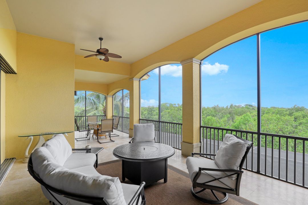 500 Spinnaker Dr, Marco Island, FL 34145