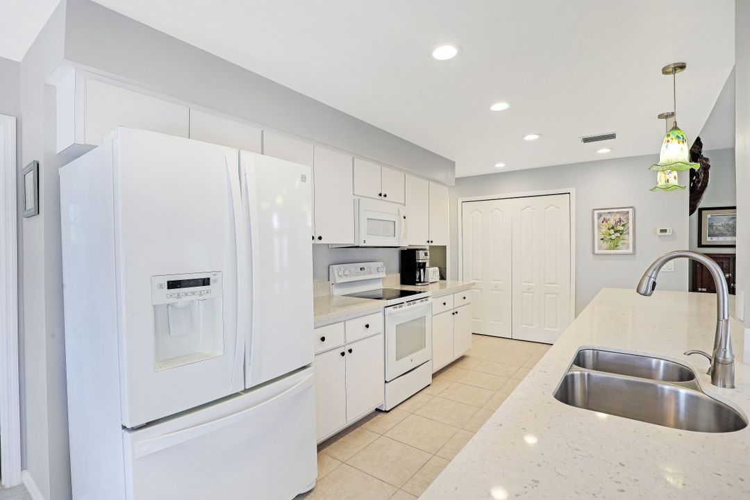 2710 SW 37th St, Cape Coral, FL 33914