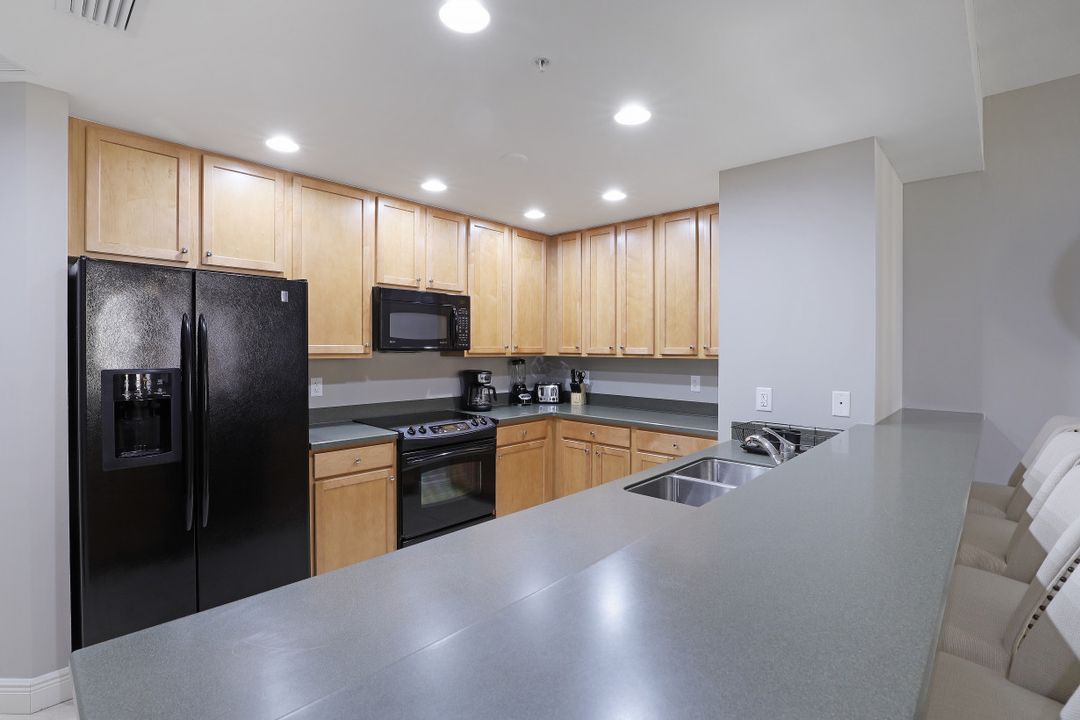 5781 Cape Harbour Dr #903, Cape Coral, FL 33914