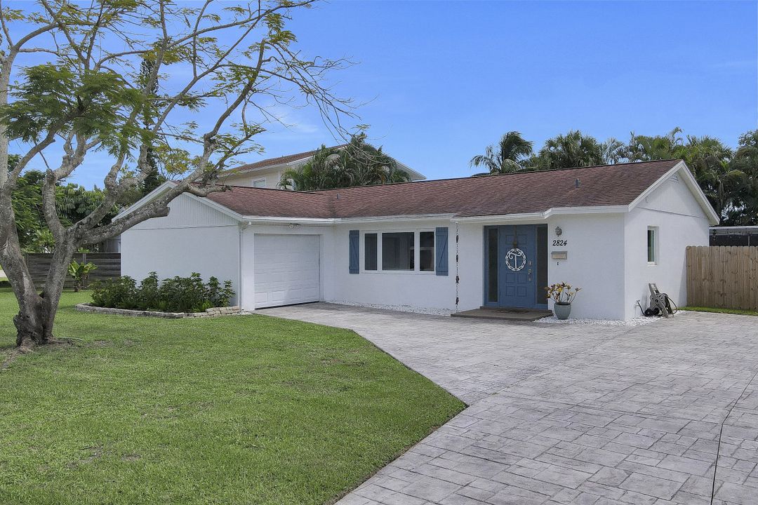 2824 Poinciana St, Naples, FL 34105