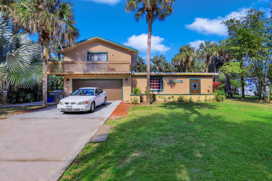 431 12th Ave NW, Naples, FL 34120