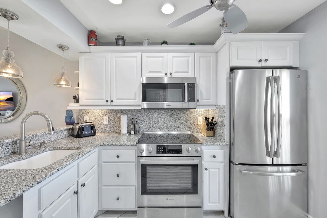 711 W Elkcam Cir #126, Marco Island, FL 34145