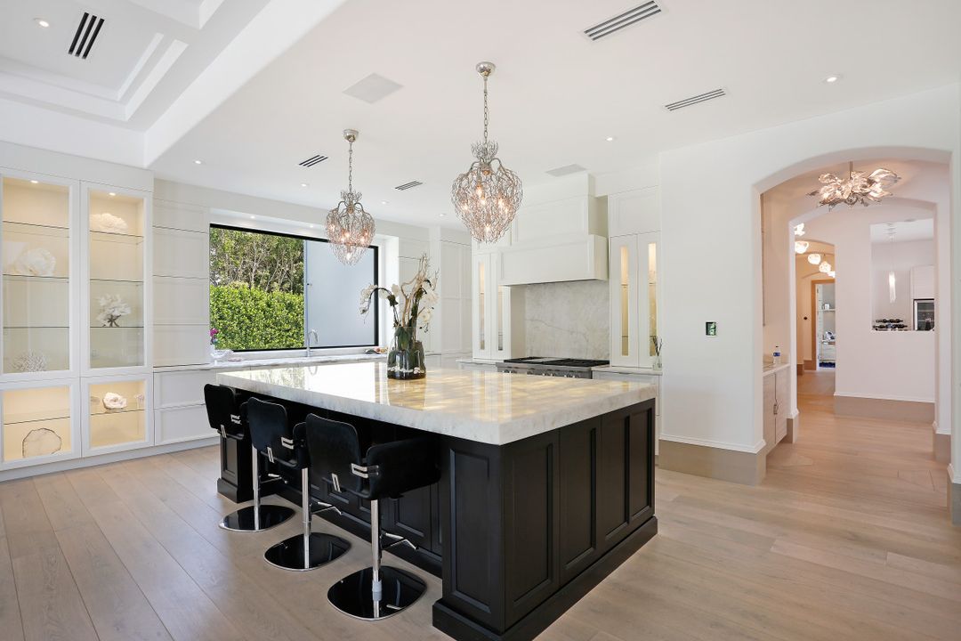 705 Myrtle Rd, Naples, FL 34108