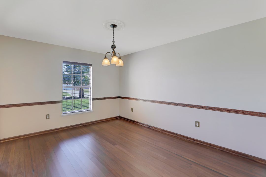 1220 NE 4th Pl, Cape Coral, FL 33909