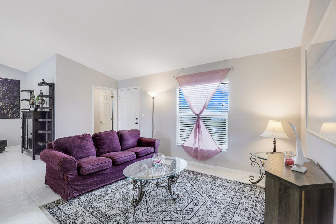 326 SW 19th Ln, Cape Coral, FL 33991