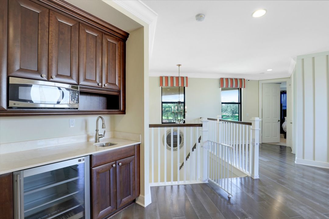 3642 Santaren Ct, Naples, FL 34119