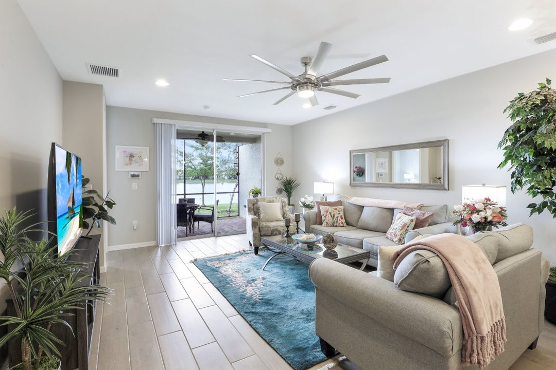 14708 Edgewater Cir, Naples, FL 34114