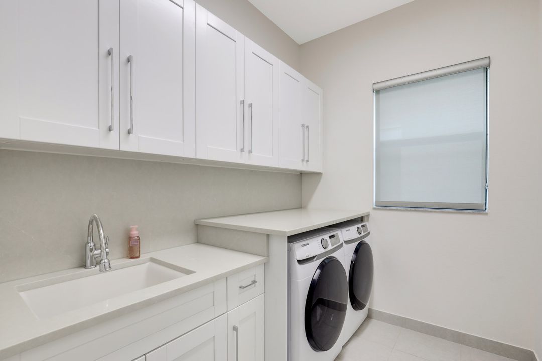 4448 Aurora St, Naples, FL 34119