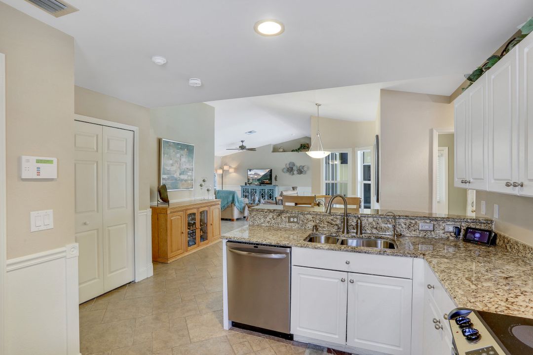 4137 SW 10th Ave, Cape Coral, FL 33914