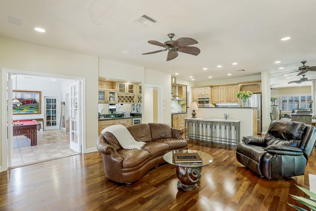 726 Bay Tree Ct, Naples, FL 34108