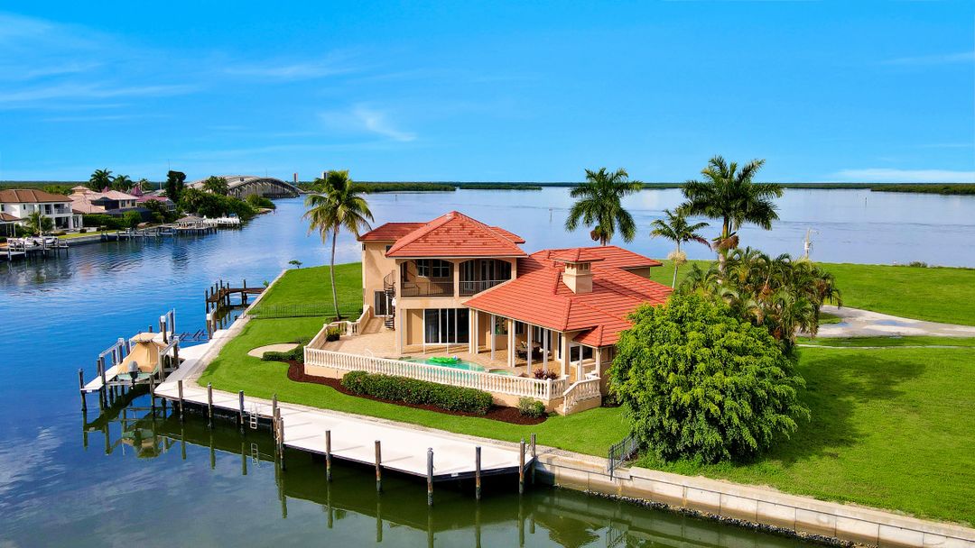 1404 Butterfield Ct, Marco Island, FL 34145