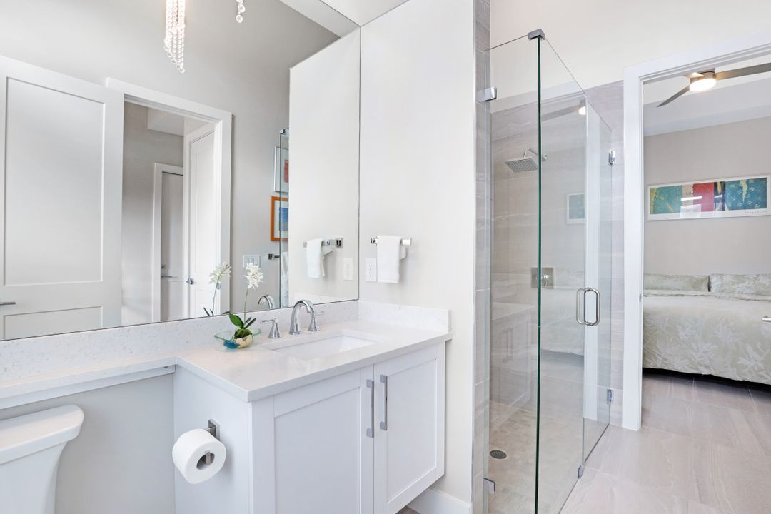 693 105th Ave N, Naples, FL 34108