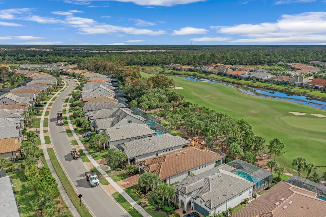 9350 Greyhawk Trl, Naples, FL 34120
