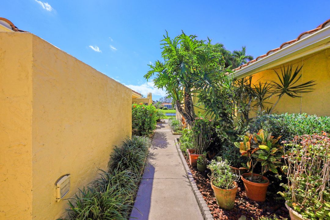 126 Harrison Rd #2, Naples, FL 34112