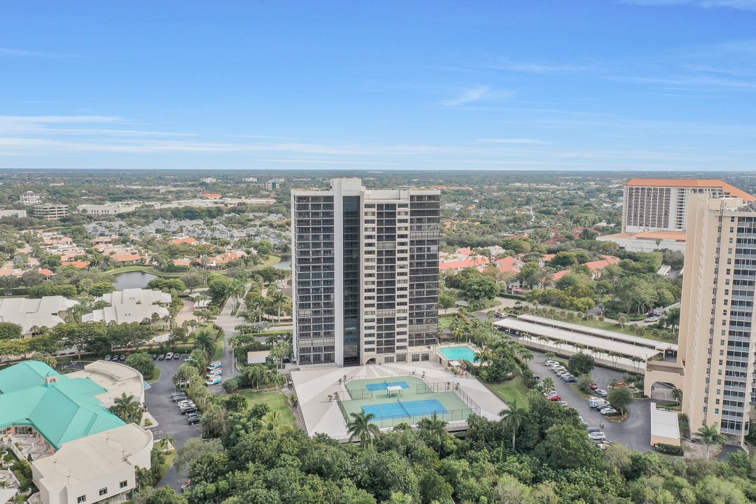 5601 Turtle Bay Dr #802, Naples, FL 34108