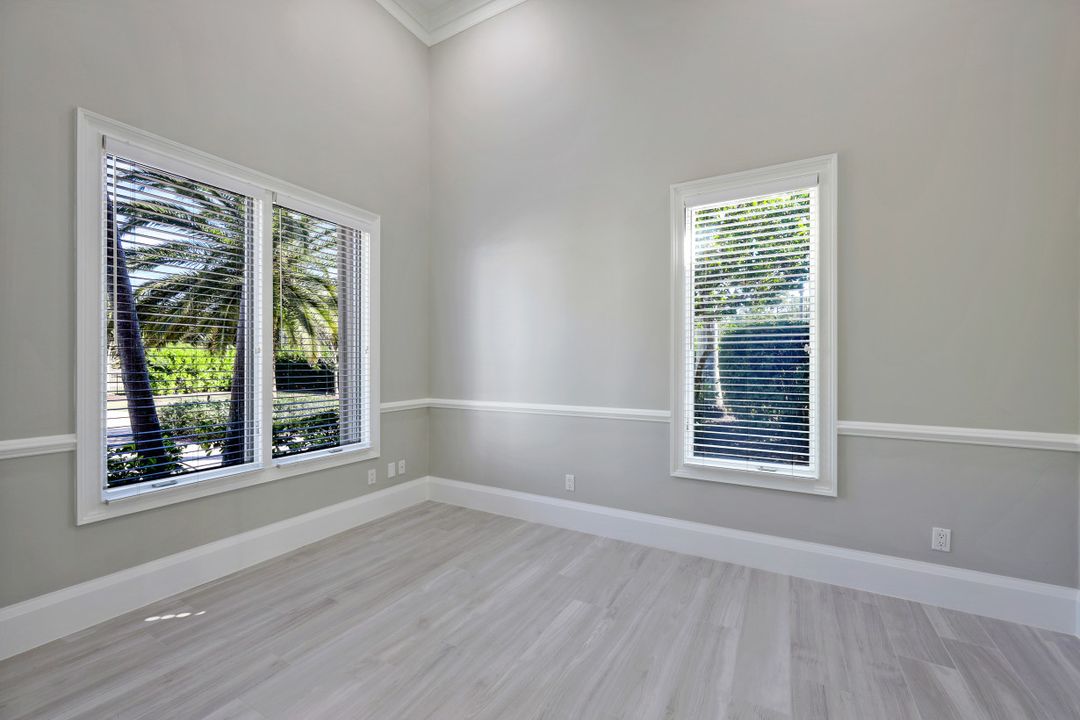 4040 1st Ave SW, Naples, FL 34119