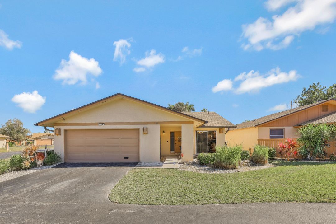 6474 Royal Woods Dr, Fort Myers, FL 33908