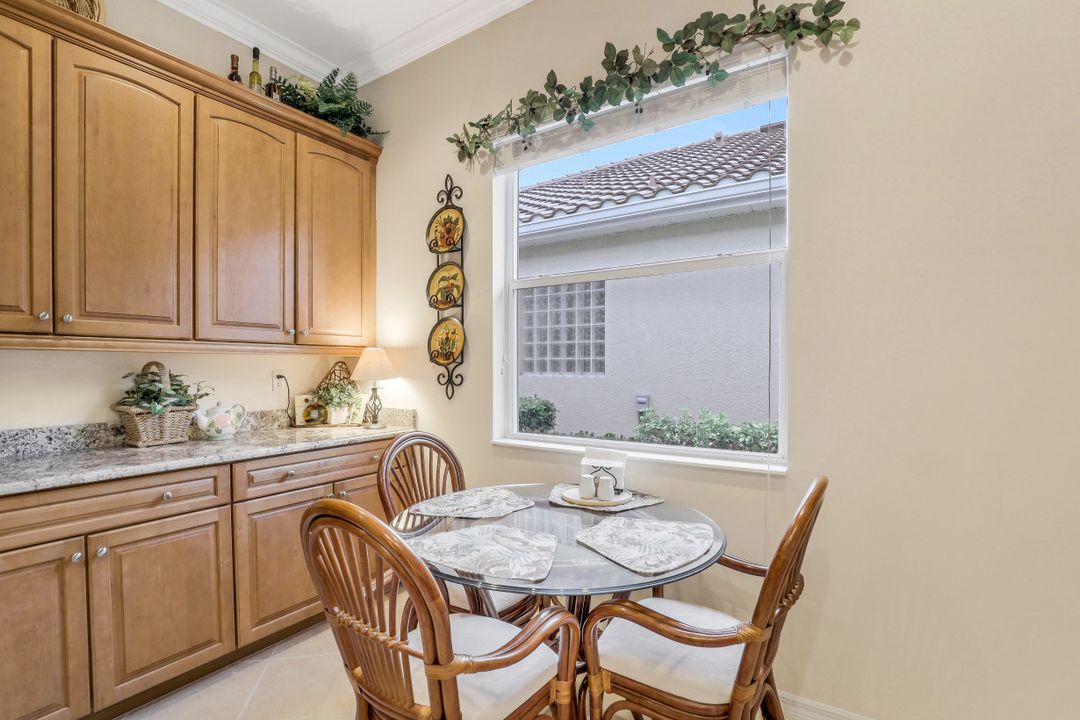 3599 Grand Cypress Dr, Naples, FL 34119