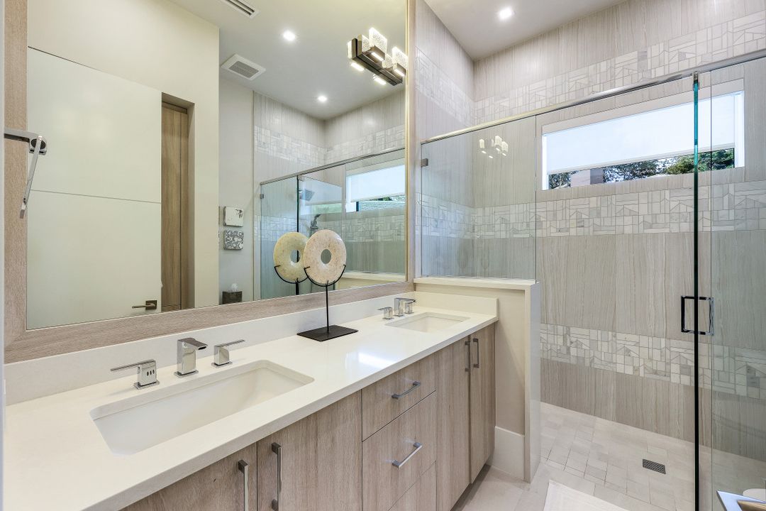 817 Buttonbush Ln, Naples, FL 34108