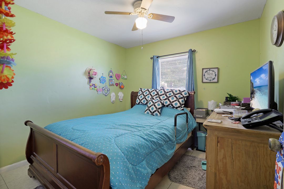 977 Hearty St, North Fort Myers, FL 33903