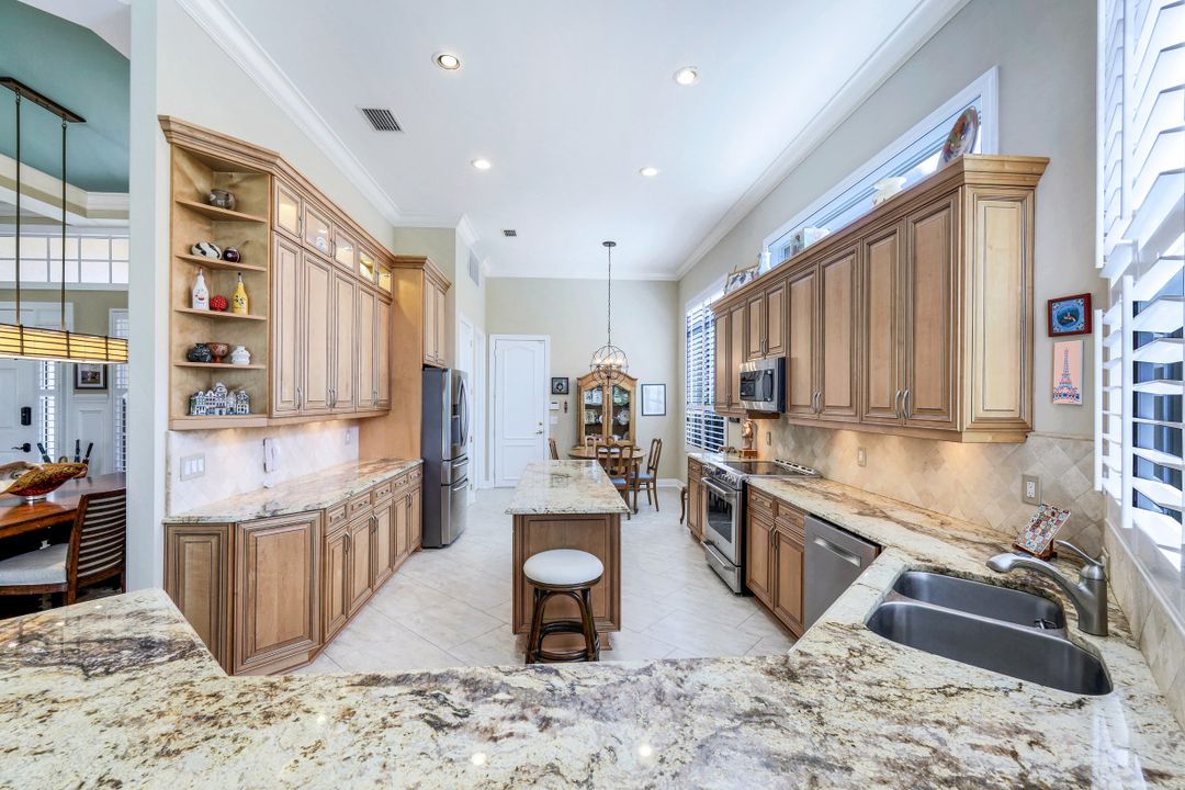 28625 Pienza Ct, Bonita Springs, FL 34135