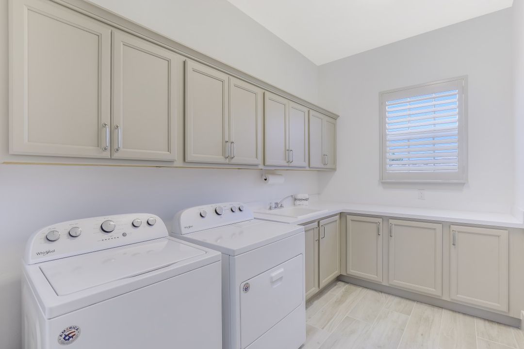 3232 Tavolara Ln, Naples, FL 34114