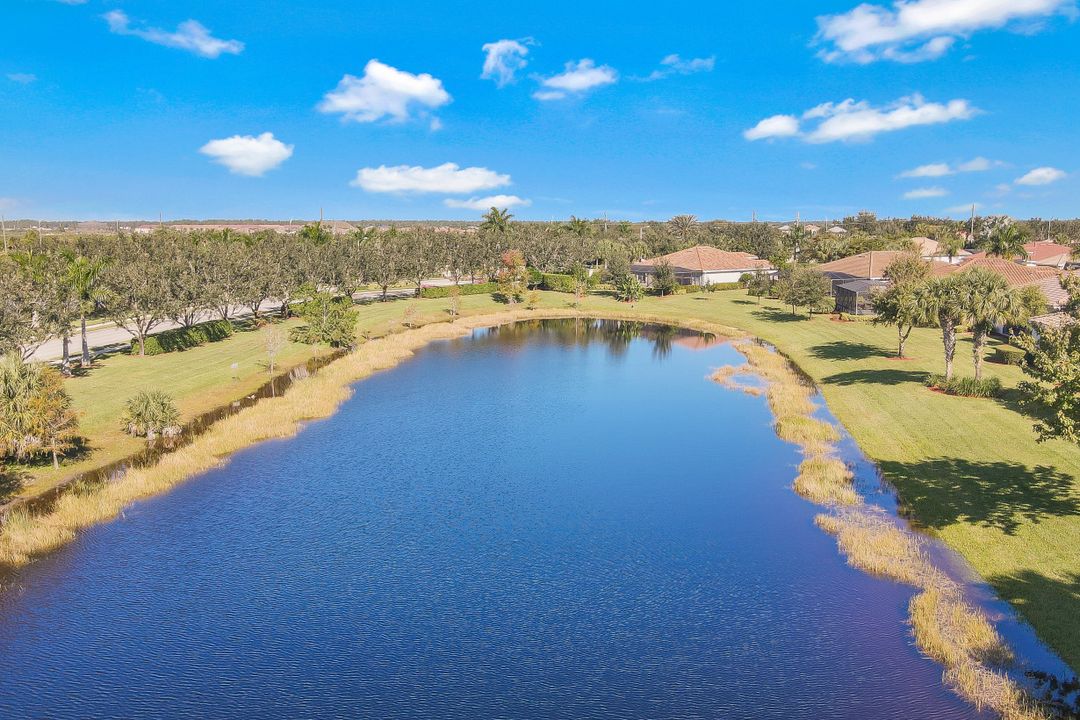 2065 Mandarin Ln, Naples, FL 34120