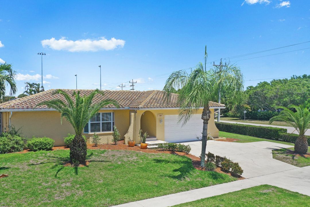 541 S Heathwood Dr, Marco Island, FL 34145