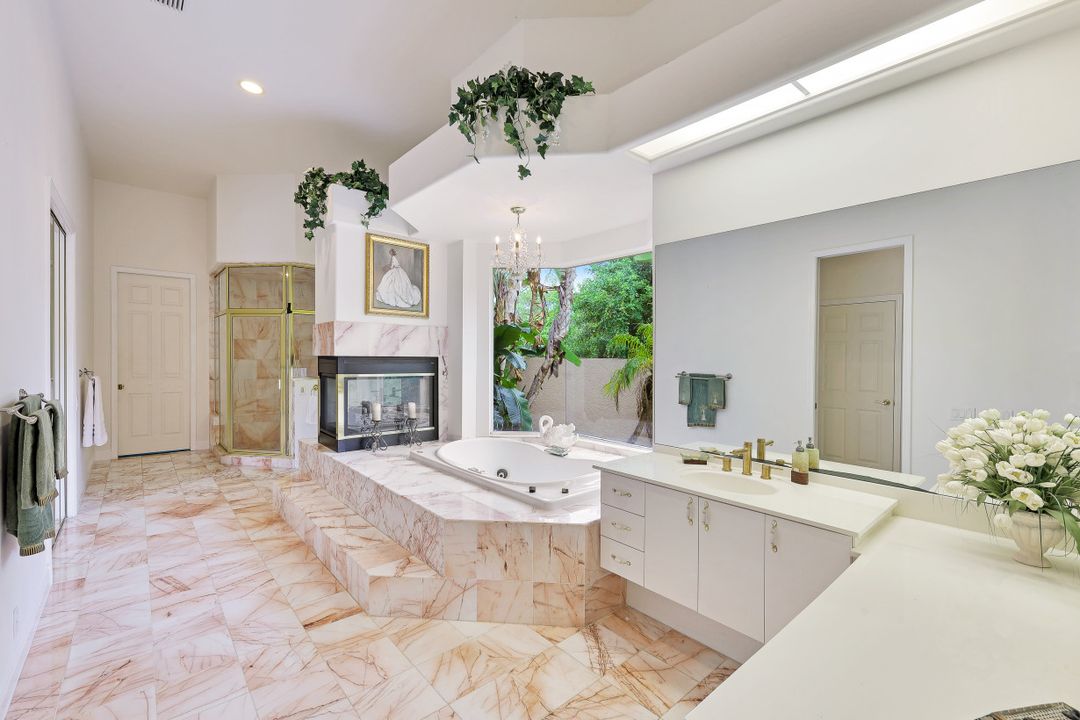 6881 Bottlebrush Ln, Naples, FL 34109