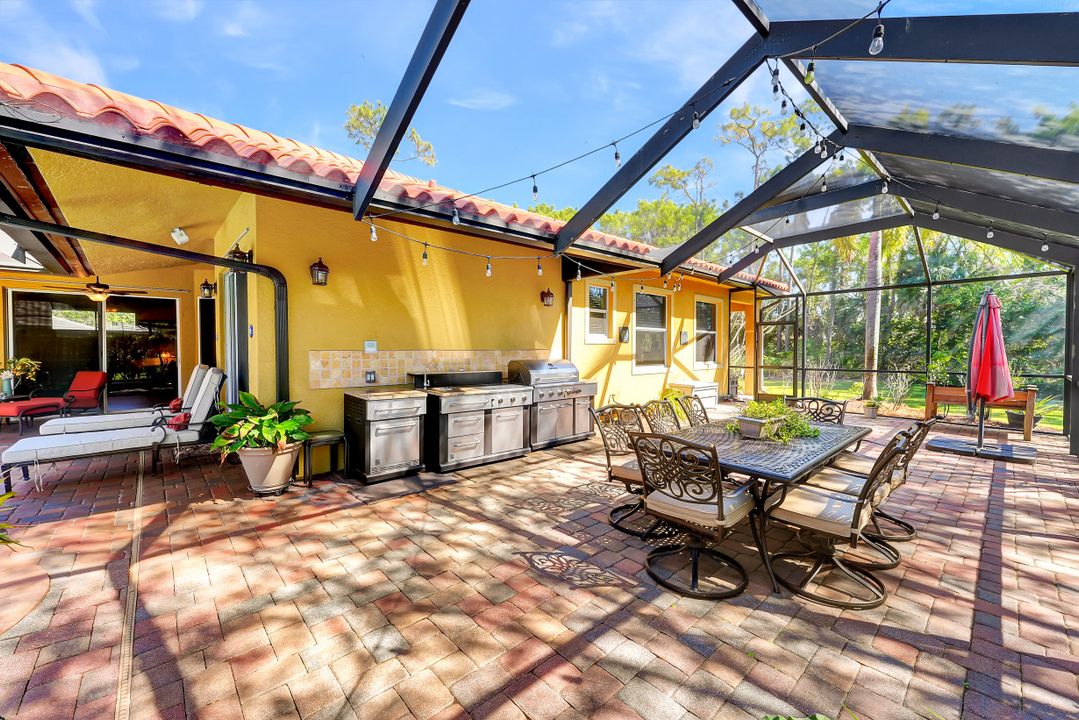 4000 Stonesthrow Ct, Naples, FL 34109
