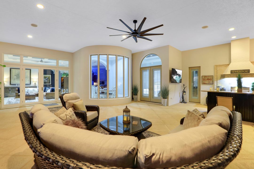 4642 Idylwood Ln, Naples, FL 34119