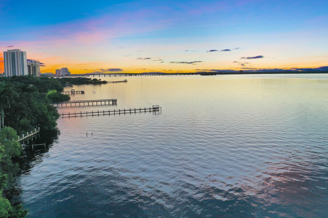 3367 E Riverside Dr, Fort Myers, FL 33916