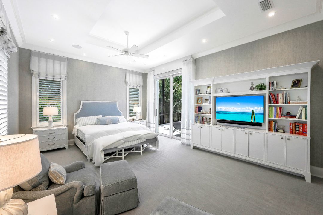 261 Hideaway Cir N, Marco Island, FL 34145