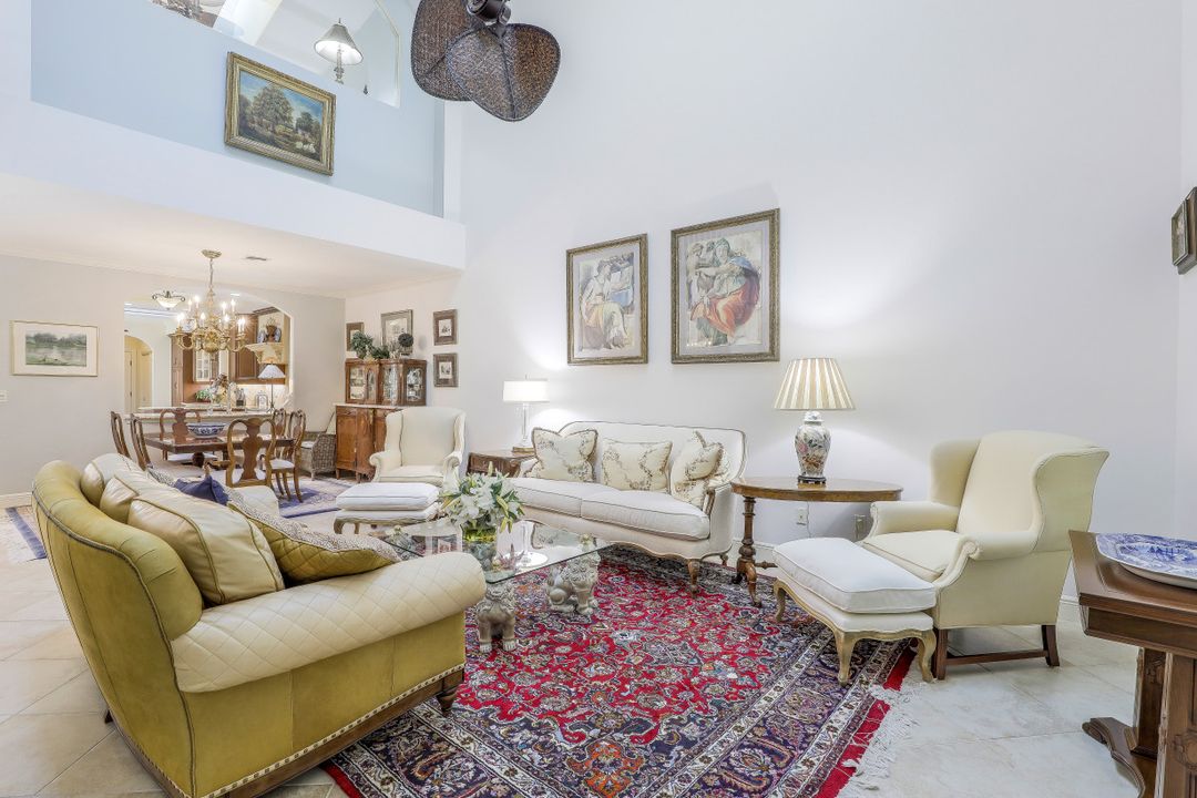 581 Gulf Park Dr, Naples, FL 34108