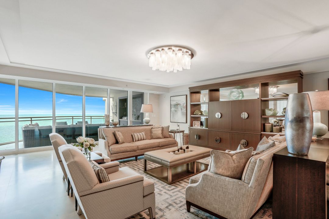 11125 Gulf Shore Dr #701, Naples, FL 34108