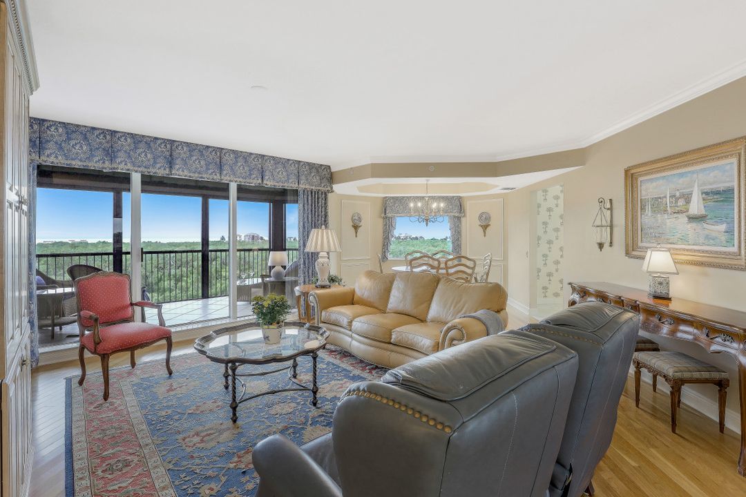 7225 Pelican Bay Blvd #605, Naples, FL 34108