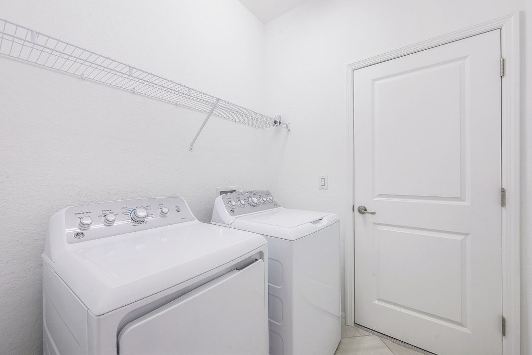 2434 Orchard St, Naples, FL 34120