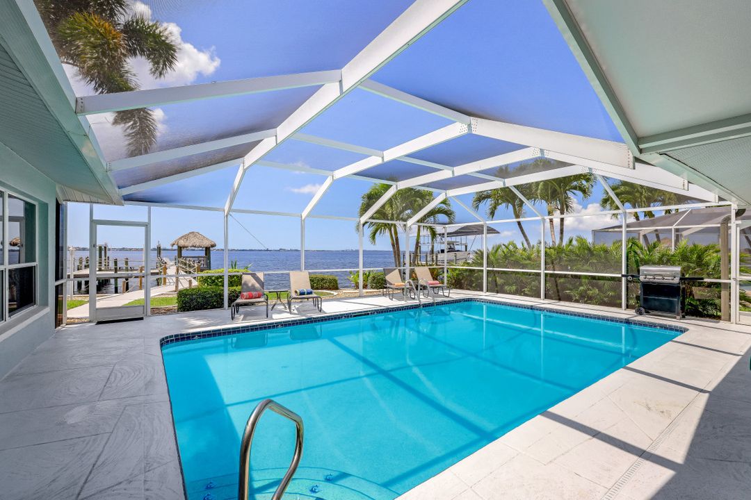 642 Coral Dr, Cape Coral, FL 33904