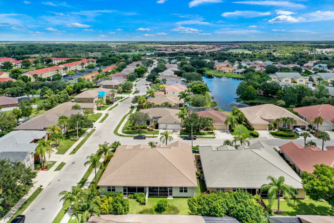 8546 Silk Oak Ln, Naples, FL 34119